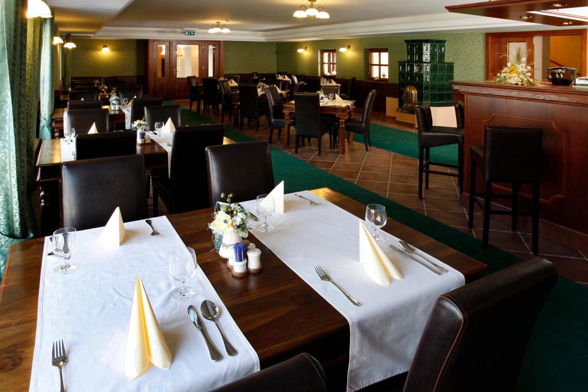 מודרה Hotel Majolika מראה חיצוני תמונה
