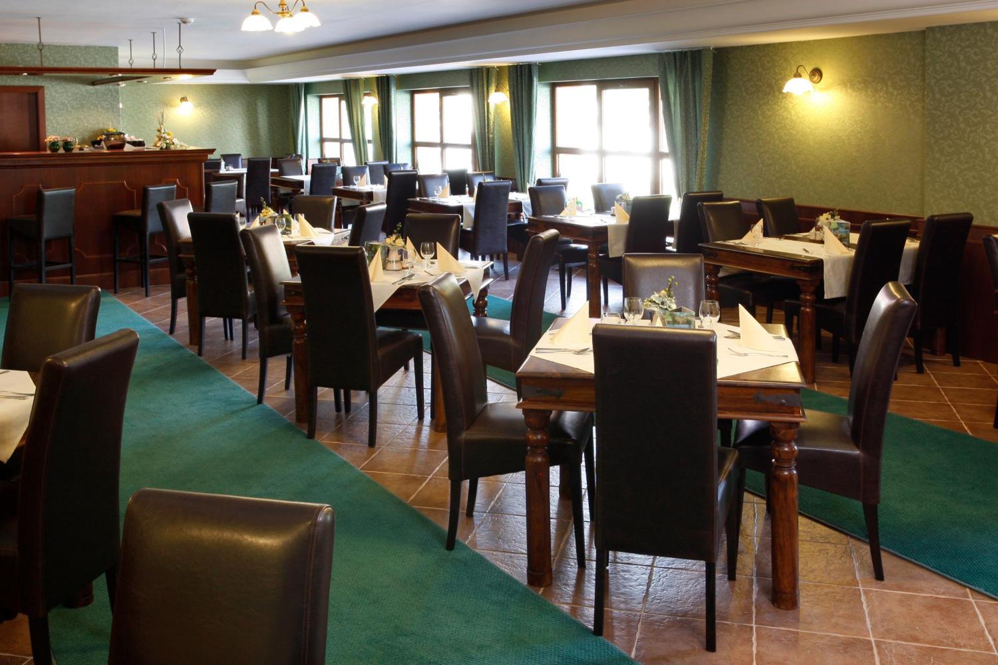 מודרה Hotel Majolika מראה חיצוני תמונה