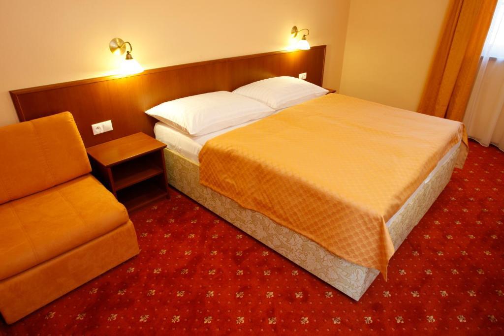 מודרה Hotel Majolika חדר תמונה