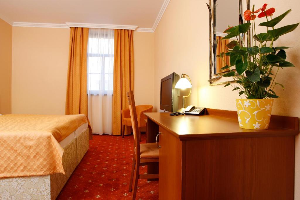 מודרה Hotel Majolika חדר תמונה