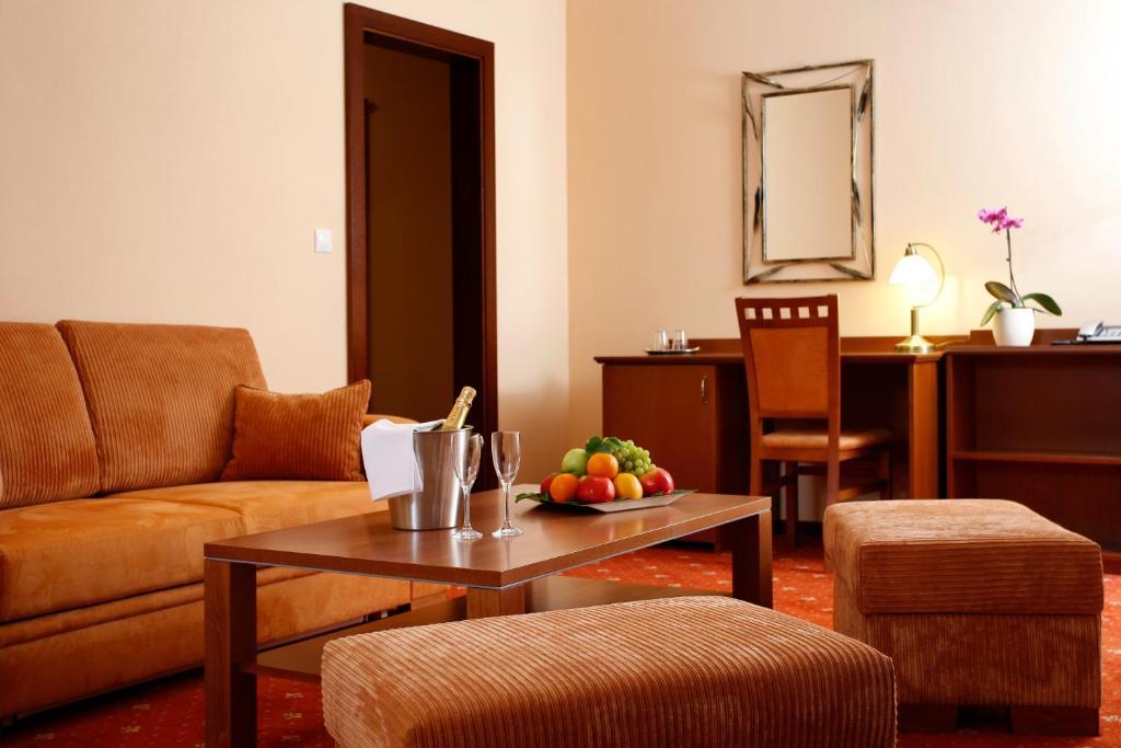 מודרה Hotel Majolika חדר תמונה