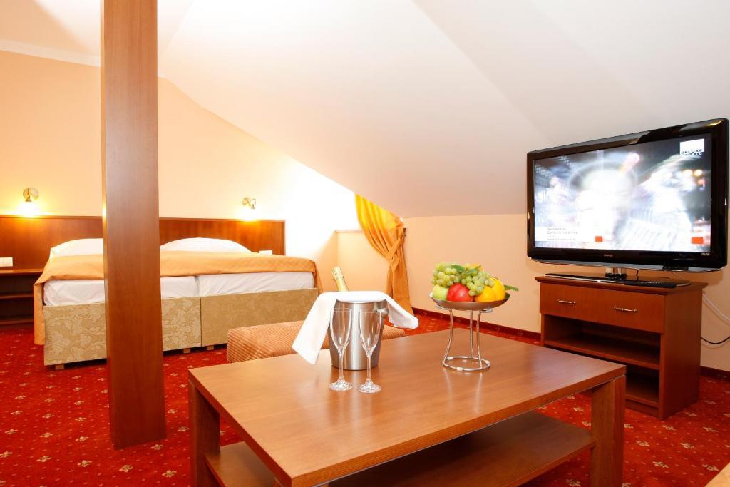 מודרה Hotel Majolika חדר תמונה
