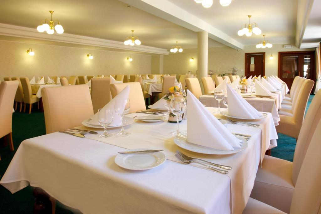 מודרה Hotel Majolika מראה חיצוני תמונה