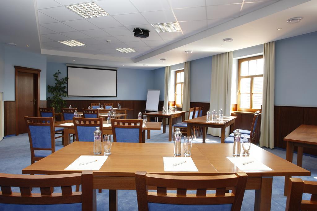 מודרה Hotel Majolika מראה חיצוני תמונה