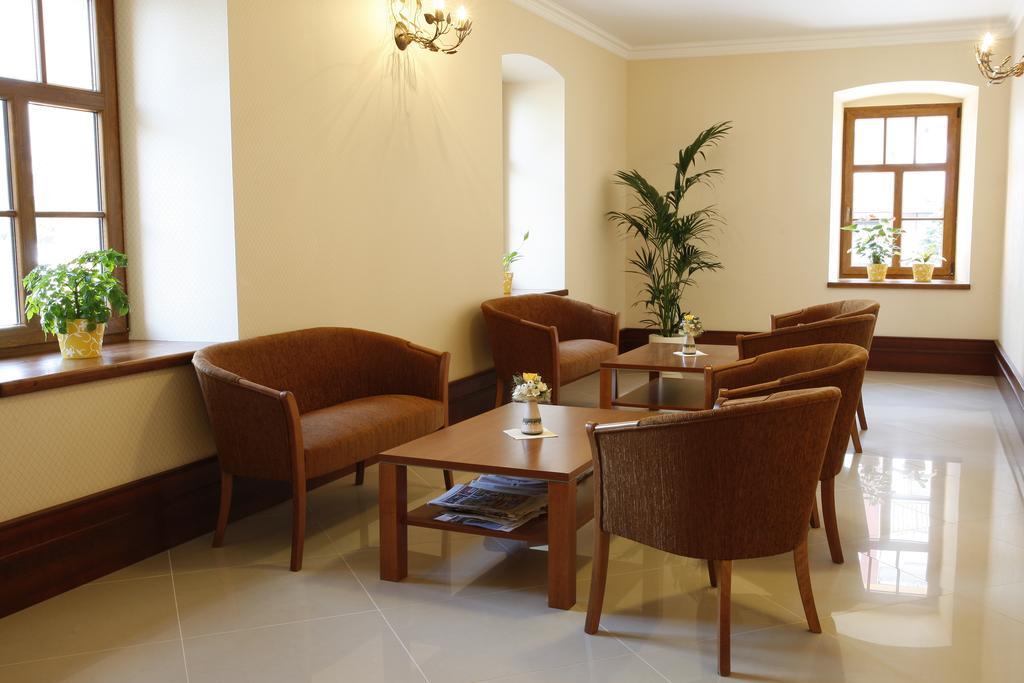 מודרה Hotel Majolika מראה חיצוני תמונה