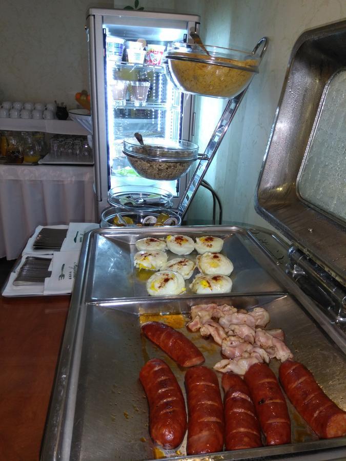 מודרה Hotel Majolika מראה חיצוני תמונה