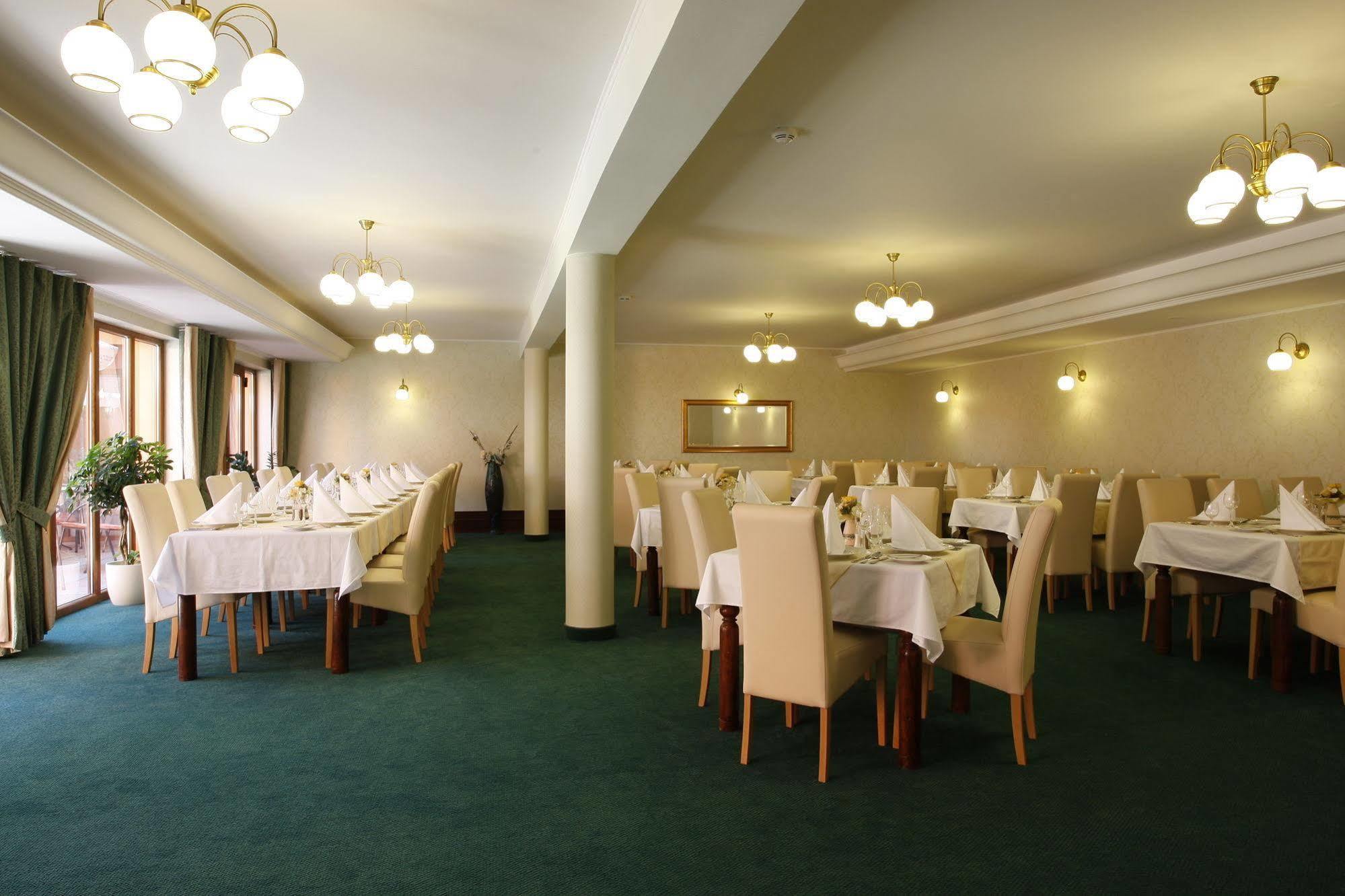 מודרה Hotel Majolika מראה חיצוני תמונה