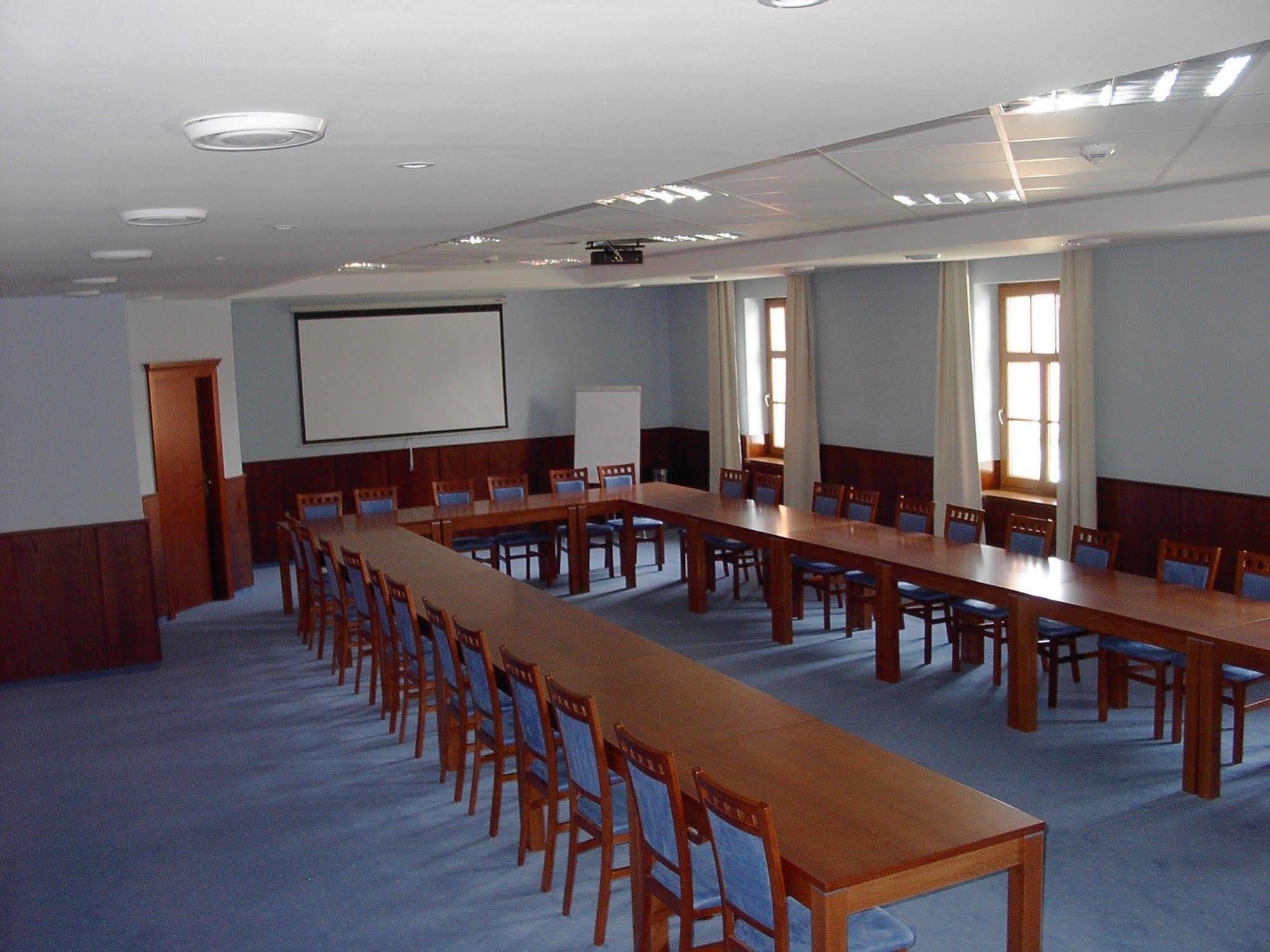 מודרה Hotel Majolika מראה חיצוני תמונה